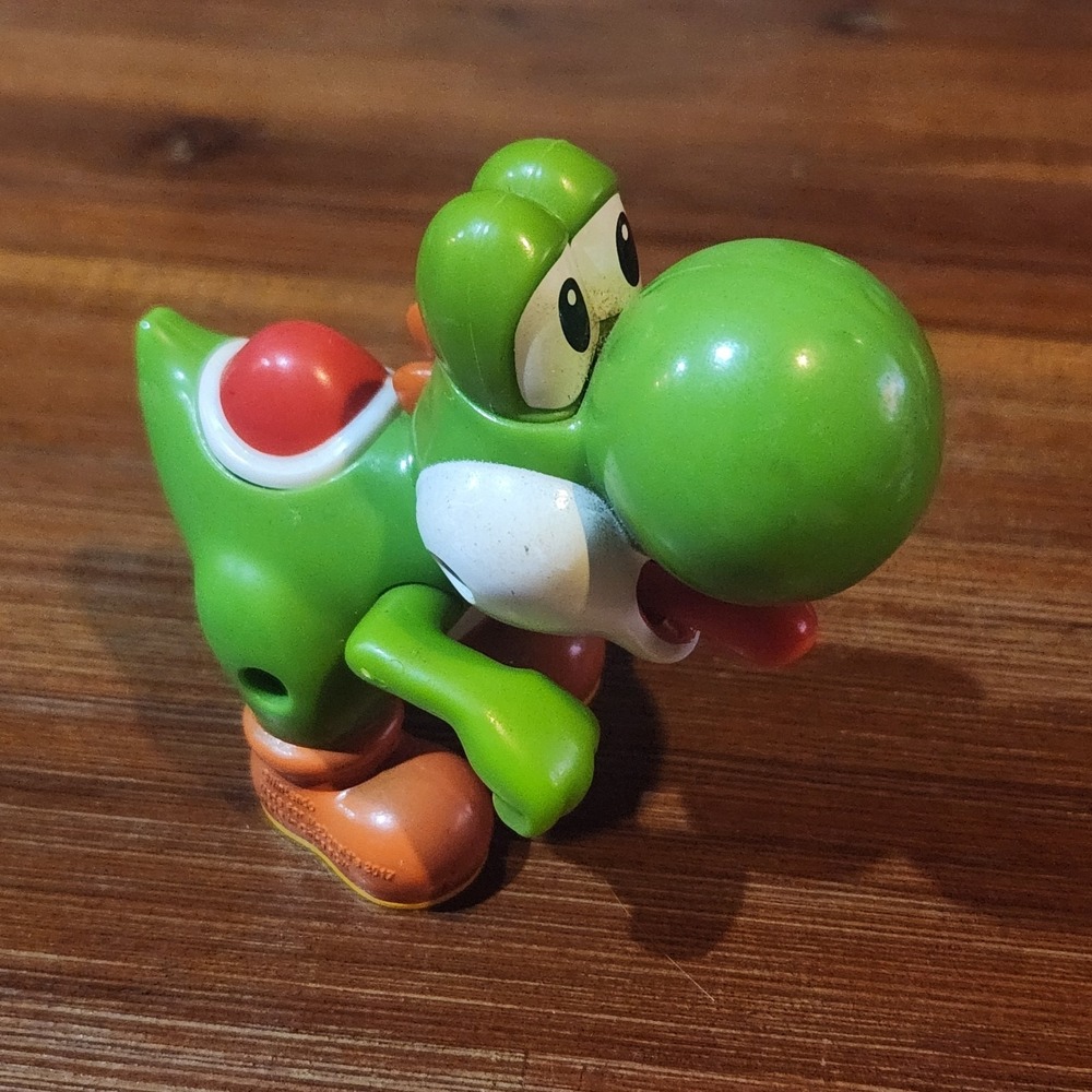 SUPER‎ MARIO Bros YOSHI Figure Nintendo McDonalds 2017 Topper Sticks Out Tongue
